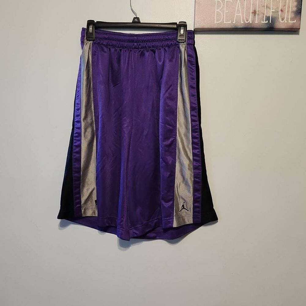 Vintage Nike AIR JORDAN Purple Silver Black Basketball Shorts size M